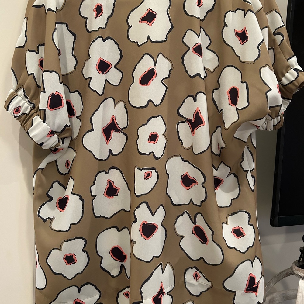 Crosby Top.
Size Small. Excellent condition - Picture 2 of 4